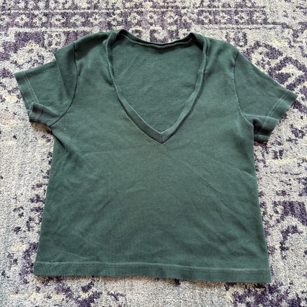John Galt Green Ribbed V-Neck Crop Top Short Sleeve Brandy Melville- XS/S - Picture 2 of 6